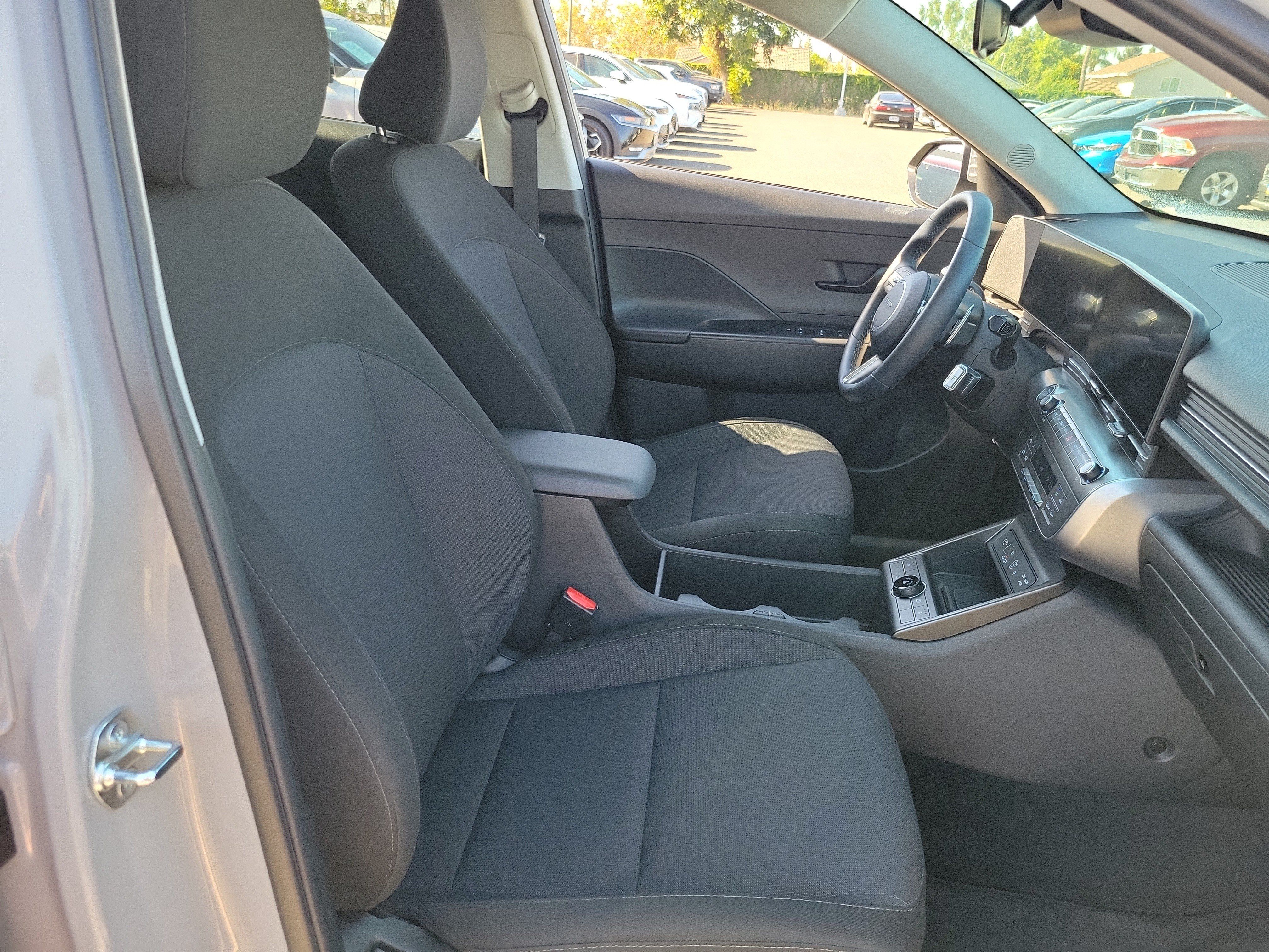 Certified 2025 Hyundai Kona SEL AWD/4WD image 21