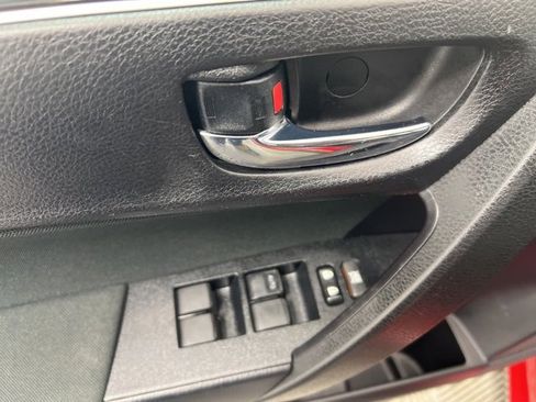 Used 2018 Toyota Corolla LE image 13