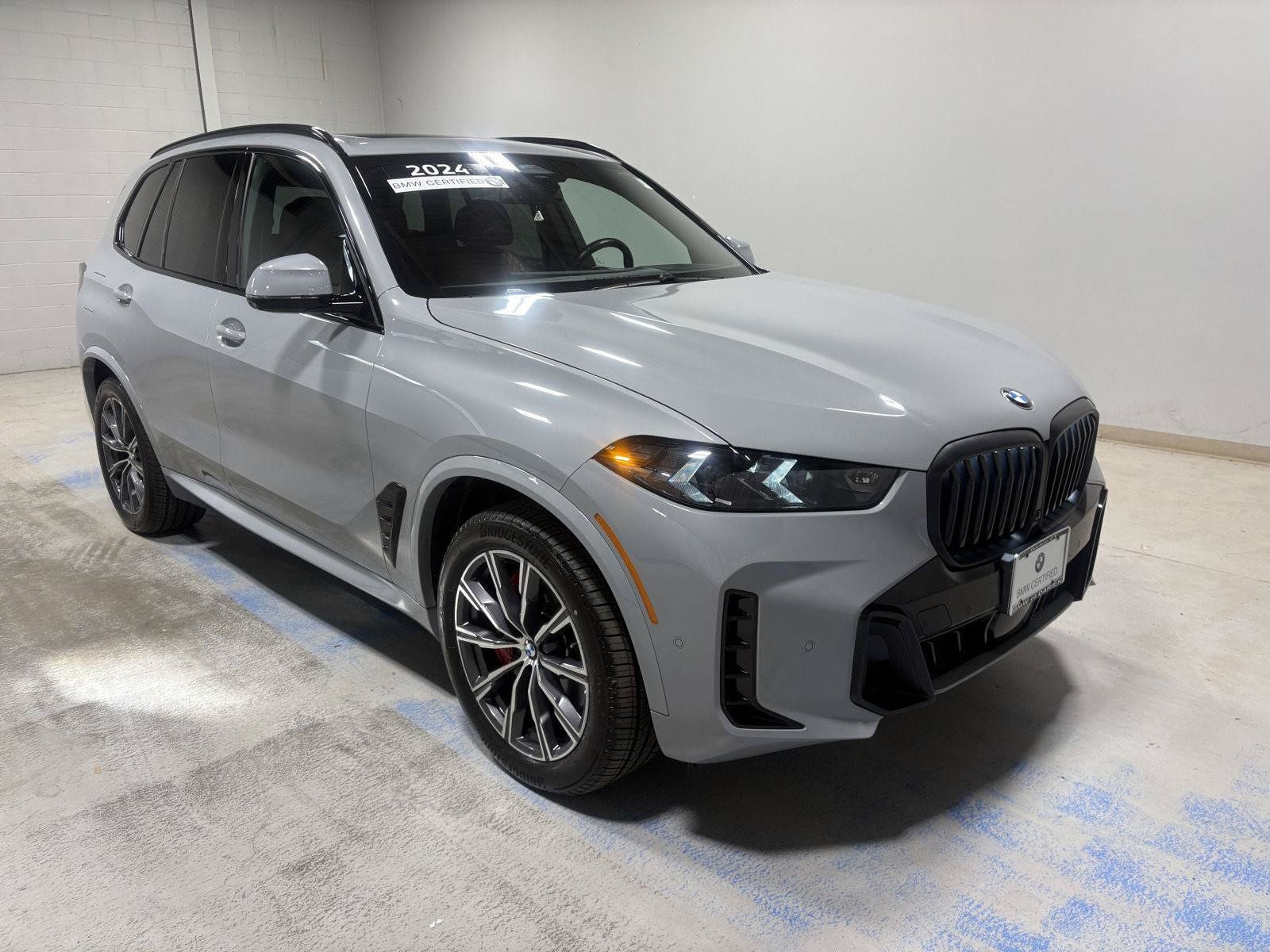 Used 2024 BMW X5 xDrive40i w/ M Sport Package AWD/4WD image 41