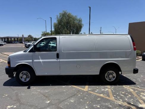 Used 2021 Chevrolet Express 2500 RWD image 6