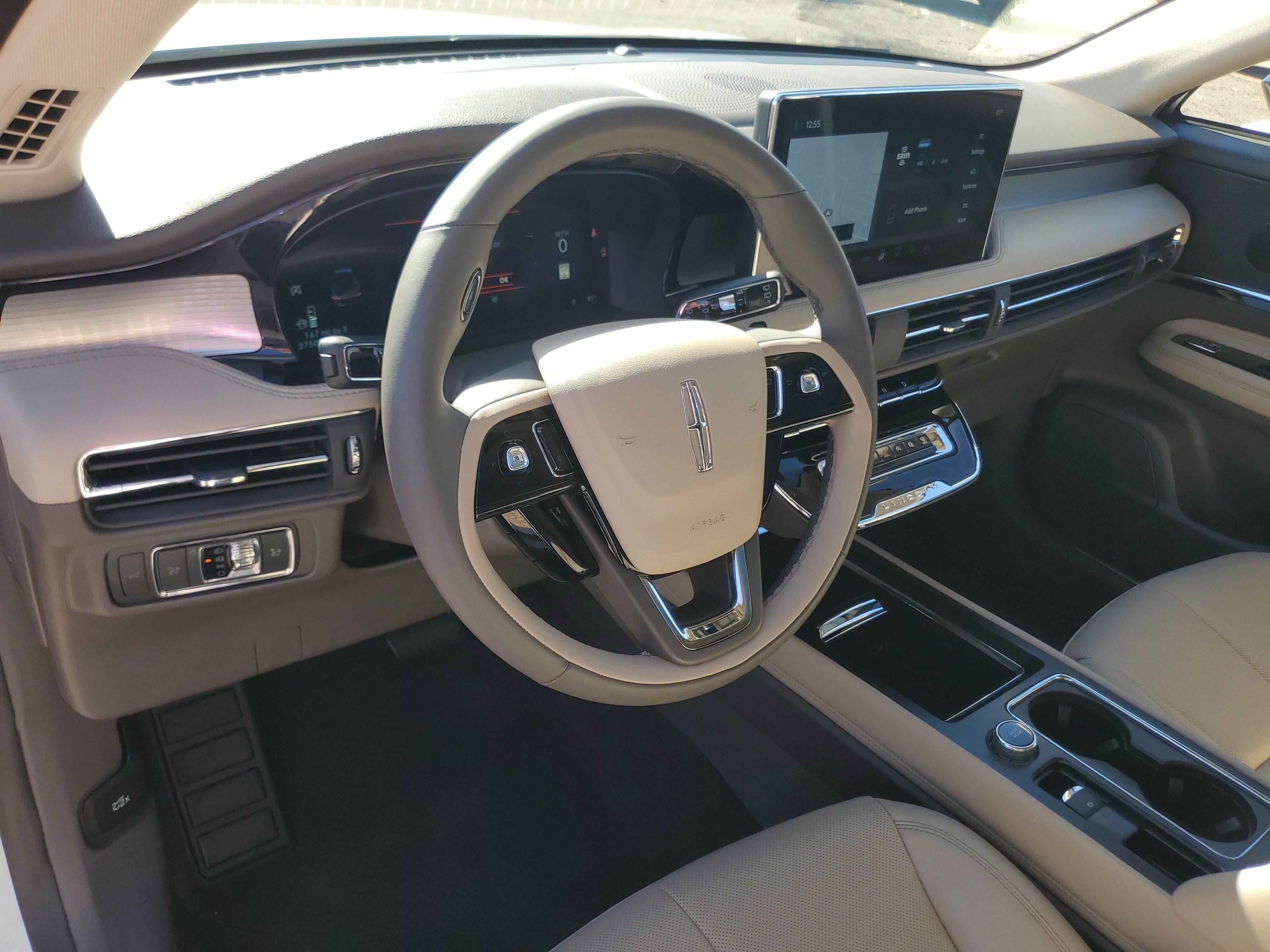 Certified 2024 Lincoln Corsair AWD w/ Equipment Group 101A image 13