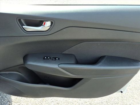 Used 2021 Hyundai Accent SE FWD image 15