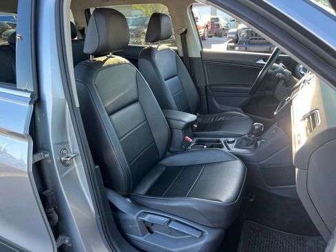 Used 2019 Volkswagen Tiguan SE AWD/4WD image 19