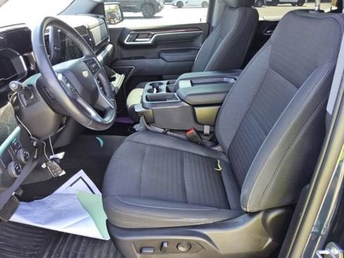 Used 2022 Chevrolet Silverado 1500 LT RWD image 6