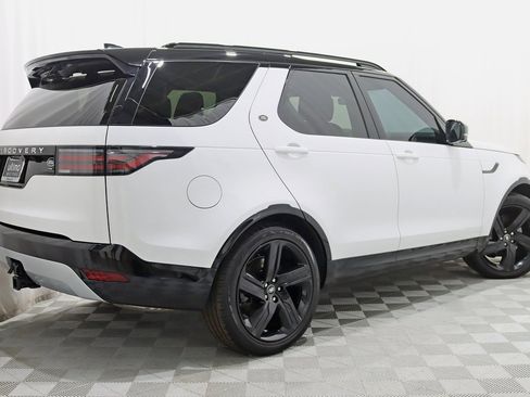 Used 2023 Land Rover Discovery Metropolitan Edition image 9