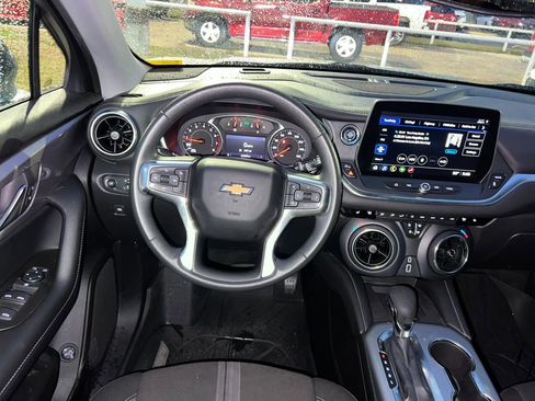 Certified 2024 Chevrolet Blazer LT w/ Convenience Package image 18