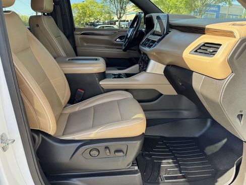 Used 2021 Chevrolet Tahoe Premier w/ Premium Package image 15