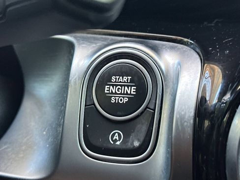 Used 2021 Mercedes-Benz GLB 35 AMG 4MATIC image 34