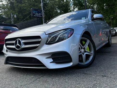 Used 2017 Mercedes-Benz E 300 4MATIC image 2