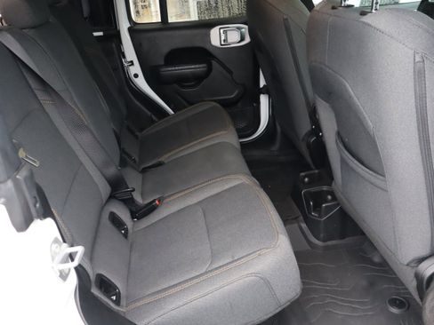 Used 2025 Jeep Gladiator Sport image 33