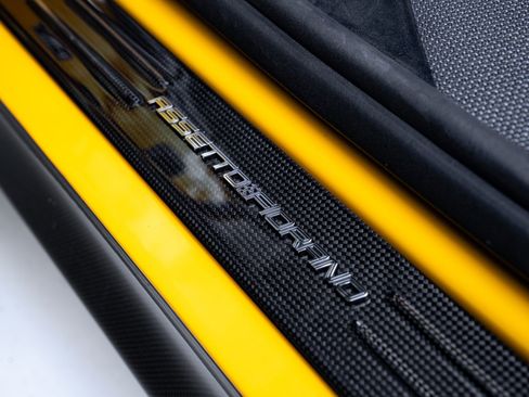 Used 2023 Ferrari SF90 Spider image 58