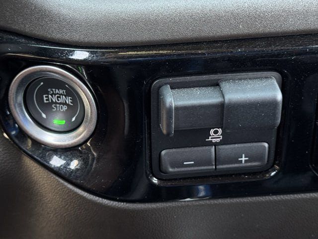 Used 2025 Chevrolet Silverado 1500 LT Trail Boss w/ Convenience Package II AWD/4WD image 19