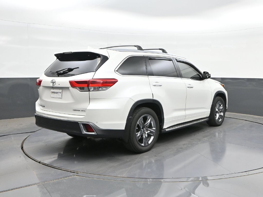 Used 2019 Toyota Highlander Limited Platinum AWD/4WD image 11