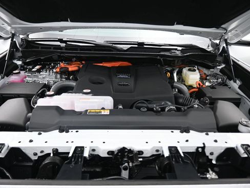 Used 2025 Toyota Tundra Limited w/ Power Package image 19