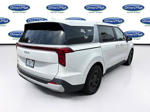 Used 2025 Kia Carnival FWD image 7