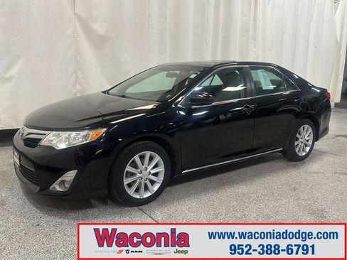 Used 2014 Toyota Camry XLE FWD image 1