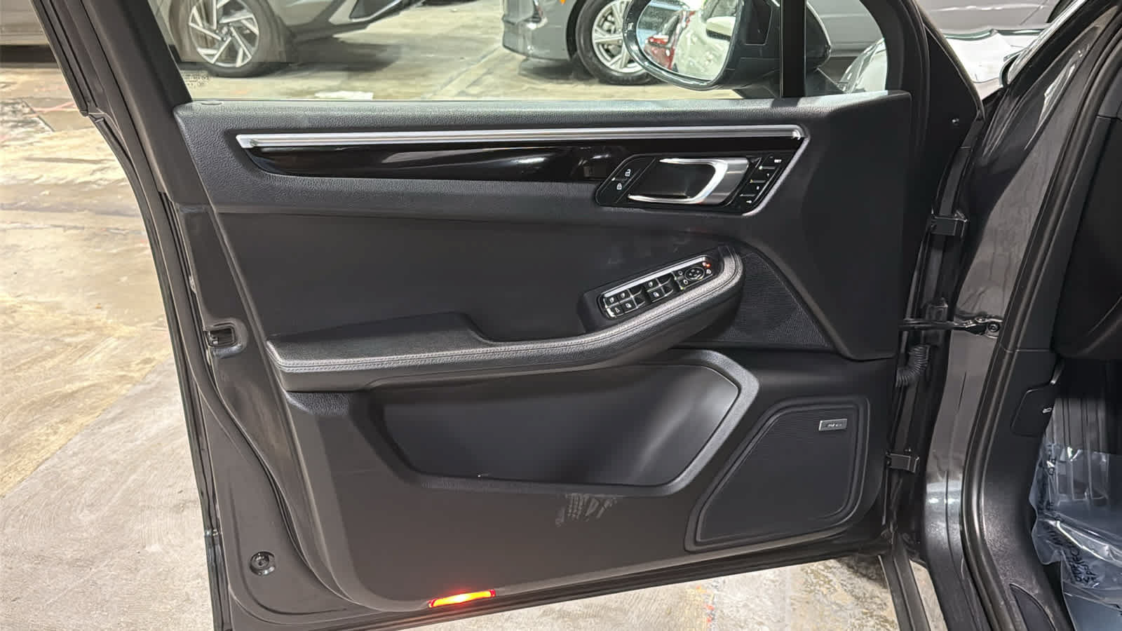 Used 2021 Porsche Macan AWD/4WD image 9