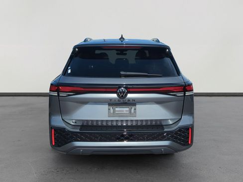 New 2026 Volkswagen Tiguan SE R-Line image 4