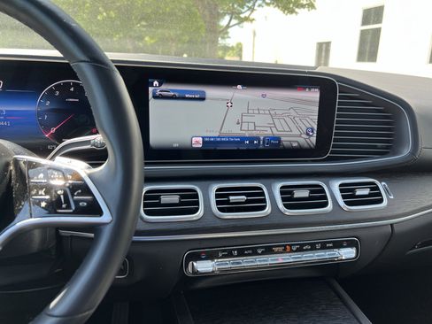 Certified 2025 Mercedes-Benz GLS 450 4MATIC image 32