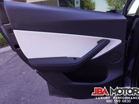 Used 2021 Tesla Model Y Long Range AWD/4WD image 70