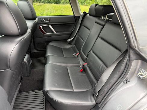 Used 2009 Subaru Outback 2.5i Limited AWD/4WD image 15