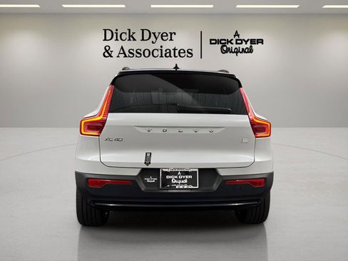 New 2024 Volvo XC40 Recharge Core w/ Protection Package Premier image 7