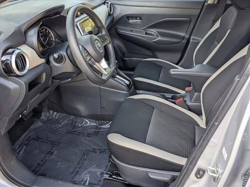 Used 2020 Nissan Versa SV image 15