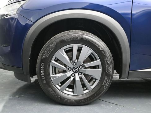 Used 2025 Nissan Pathfinder SV AWD/4WD image 16