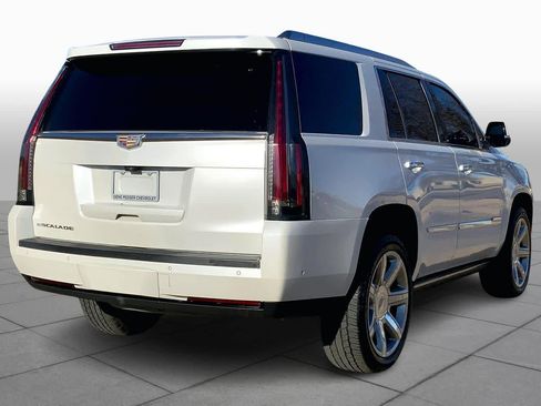 Used 2017 Cadillac Escalade Premium Luxury image 12