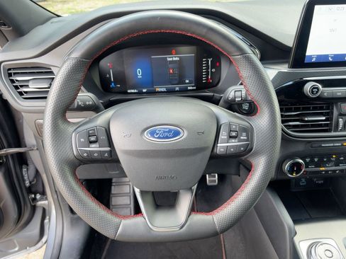 Used 2023 Ford Escape ST-Line image 17