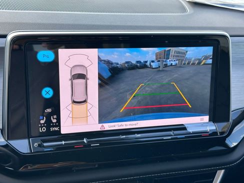 New 2026 Volkswagen Atlas Cross Sport SE image 26