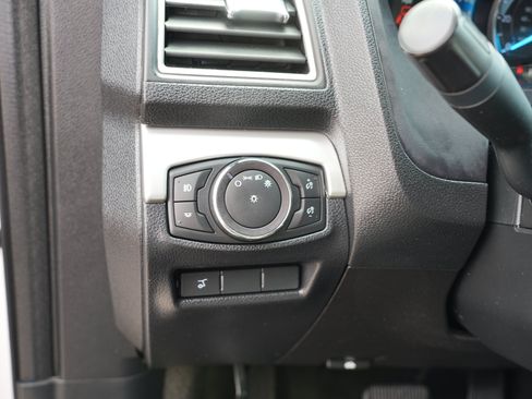 Used 2017 Ford Explorer XLT w/ Equipment Group 202A FWD image 17