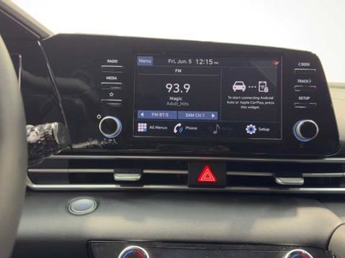 Used 2022 Hyundai Elantra SEL w/ Convenience Package FWD image 32
