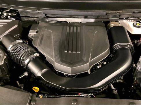 Used 2025 Chevrolet Traverse High Country w/ LPO, Floor Liner Package AWD/4WD image 31
