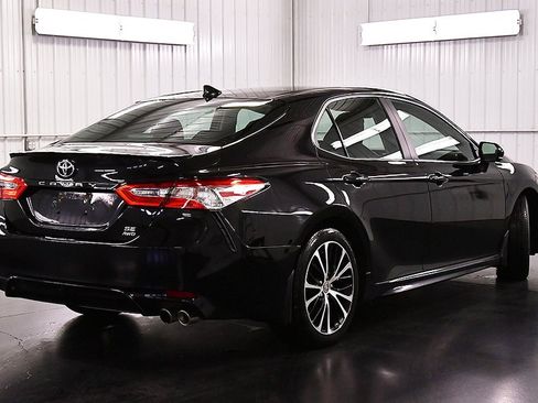Used 2020 Toyota Camry SE image 7