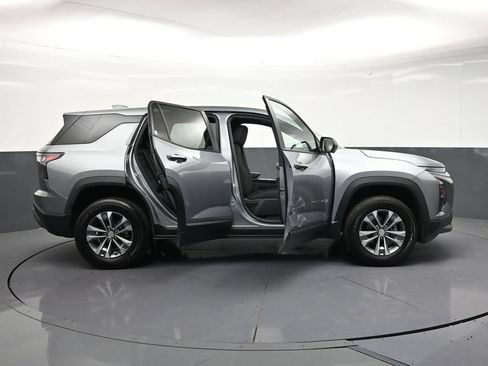 Used 2026 Chevrolet Equinox LT w/ Safety and Technology Package FWD image 33