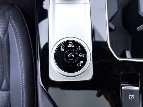 New 2026 Mitsubishi Outlander SEL FWD image 22