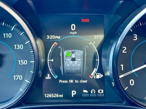 Used 2017 Jaguar F-PACE Prestige image 31