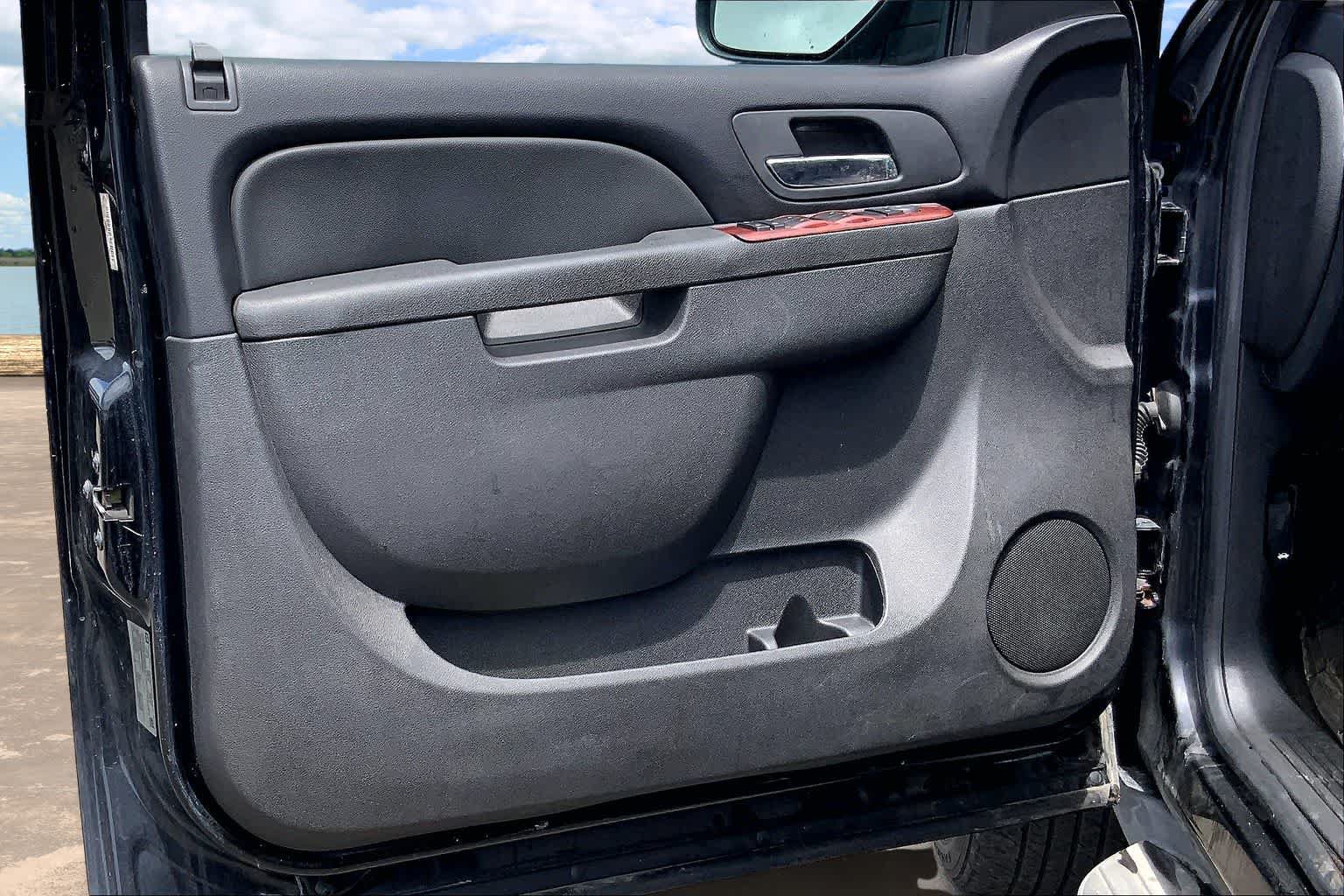 Used 2010 Chevrolet Avalanche LT RWD image 27