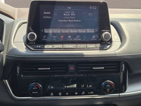 Used 2022 Nissan Rogue SV FWD image 18