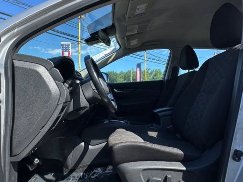 Used 2022 Nissan Rogue Sport SV AWD/4WD image 11