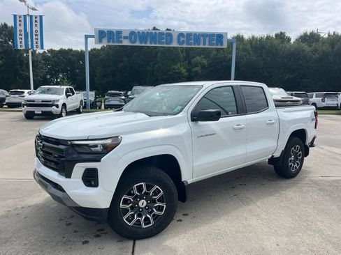 Used 2024 Chevrolet Colorado Z71 w/ Z71 Convenience Package 2 AWD/4WD image 2