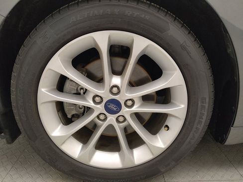 Used 2020 Ford Fusion SE image 31