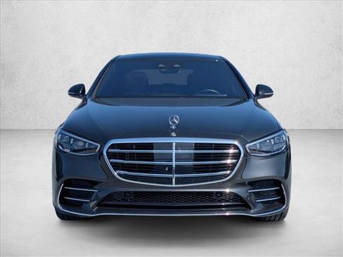 Used 2022 Mercedes-Benz S 500 4MATIC image 2