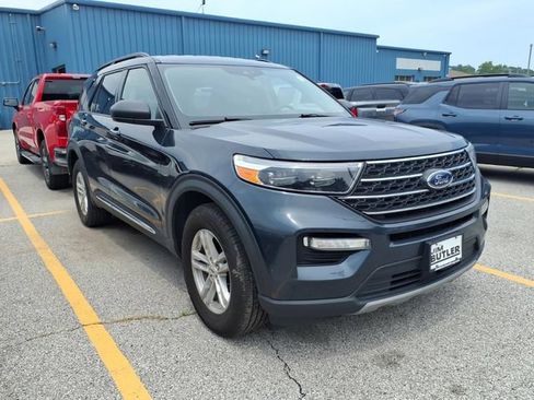 Used 2022 Ford Explorer XLT w/ Equipment Group 202A AWD/4WD image 4