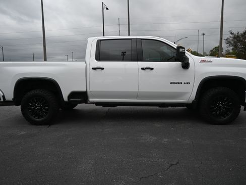 Used 2023 Chevrolet Silverado 2500 LTZ w/ LTZ Plus Package image 11