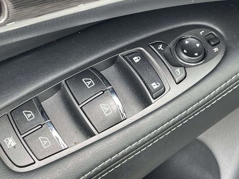 Used 2019 INFINITI QX60 Luxe w/ Essential Package image 18