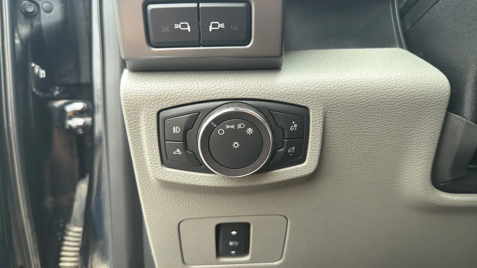Used 2019 Ford F350 XLT w/ XLT Premium Package AWD/4WD image 20