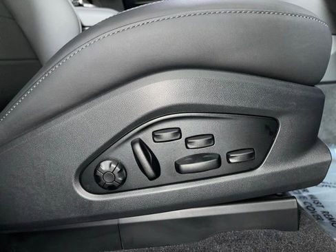 Used 2024 Porsche Macan 4 Electric image 60