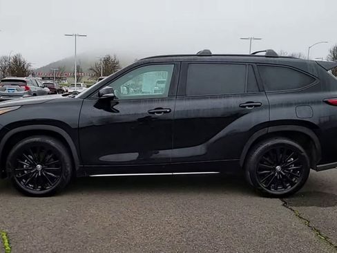 Used 2023 Toyota Highlander XSE image 5